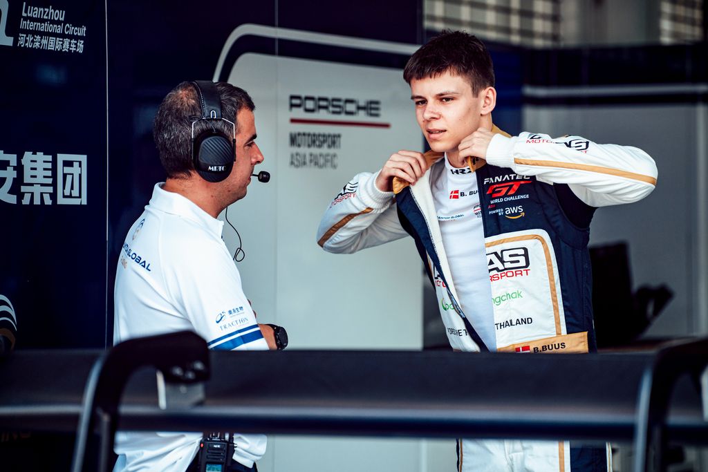 Bastian Buus udfordret i GTWC Asia-åbner
(Foto: Phantom Global Racing)